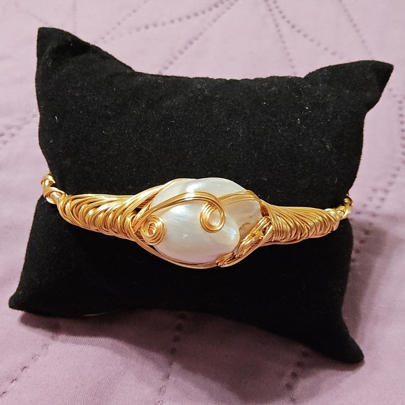 None Jewelry - Bohemian Style Fresh Water Pearl Bracelet Purity & Inner Wisdom